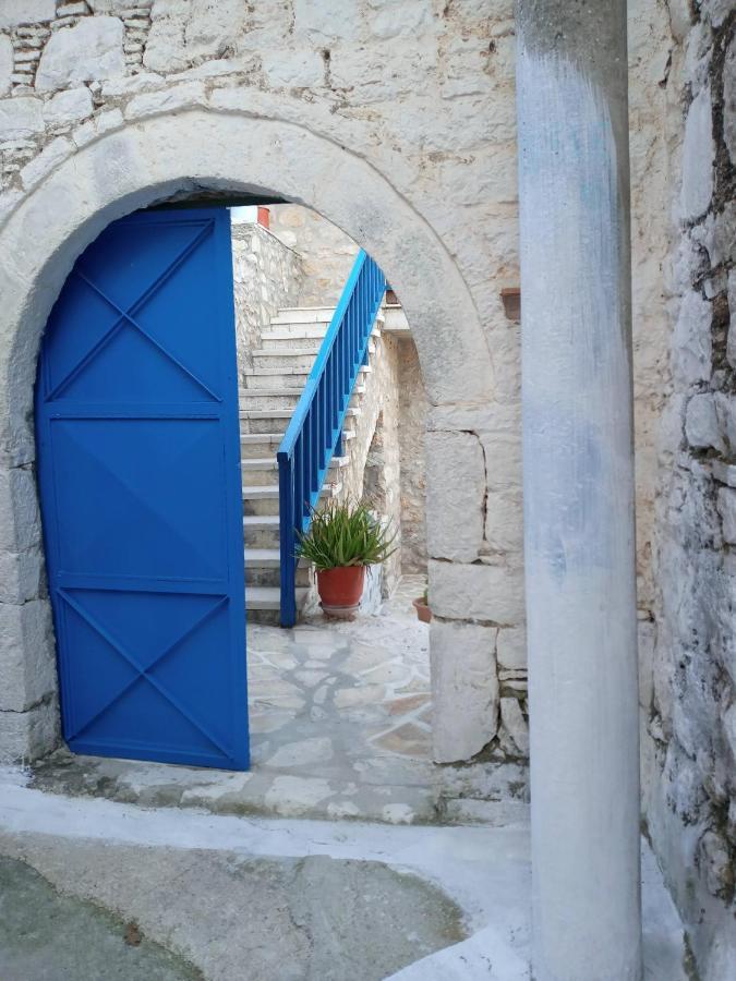 Amphora Guesthouse Himare Exterior photo