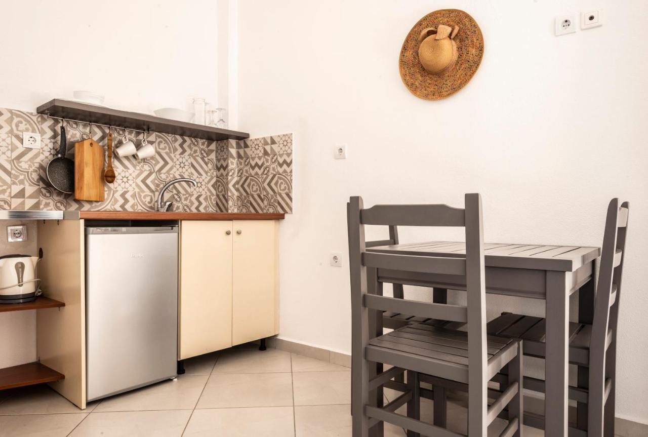 Amphora Guesthouse Himare Exterior photo
