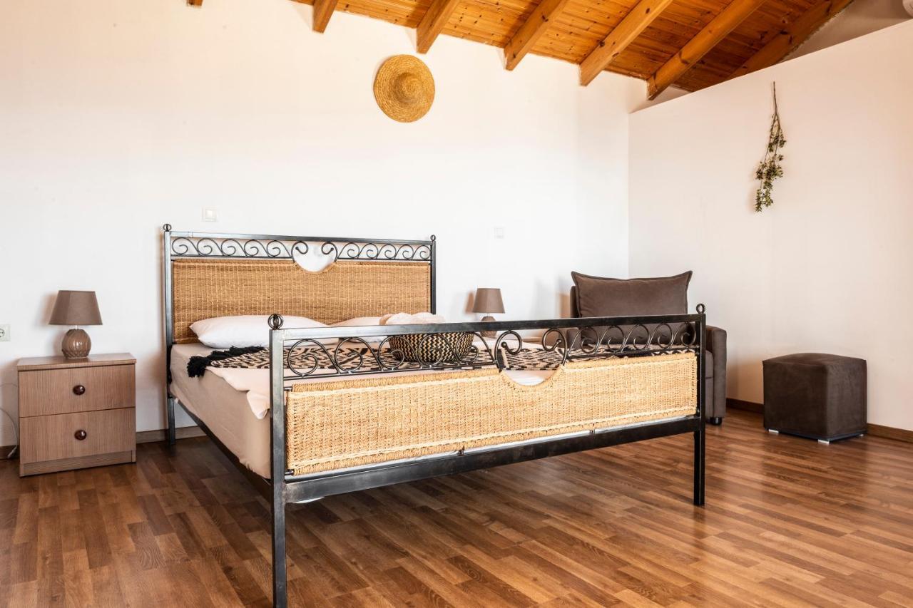 Amphora Guesthouse Himare Exterior photo