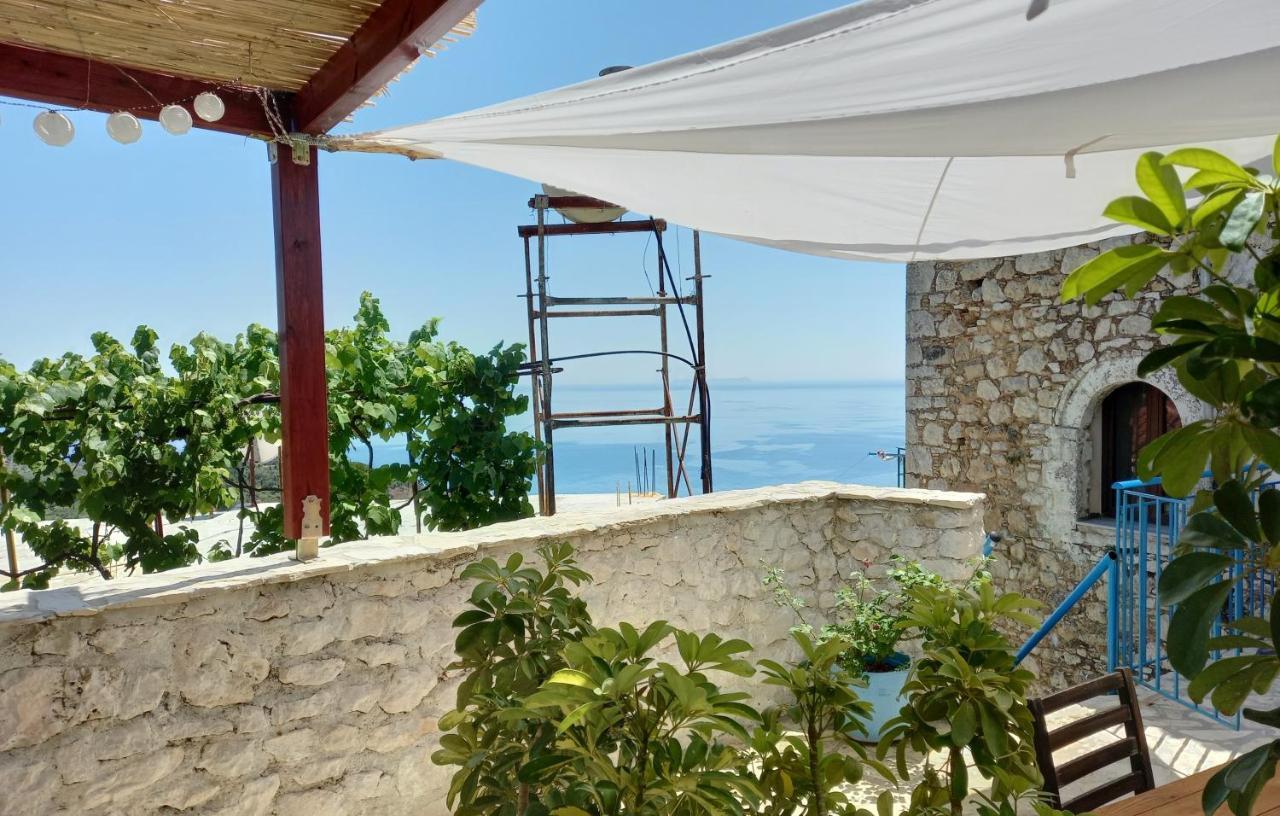 Amphora Guesthouse Himare Exterior photo