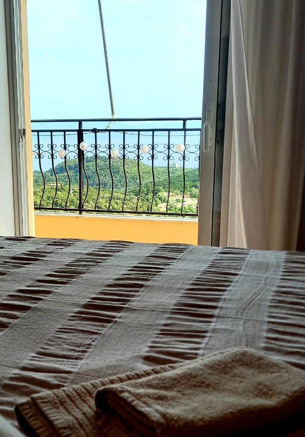 Amphora Guesthouse Himare Exterior photo