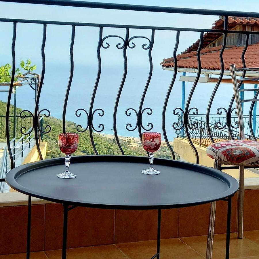 Amphora Guesthouse Himare Exterior photo