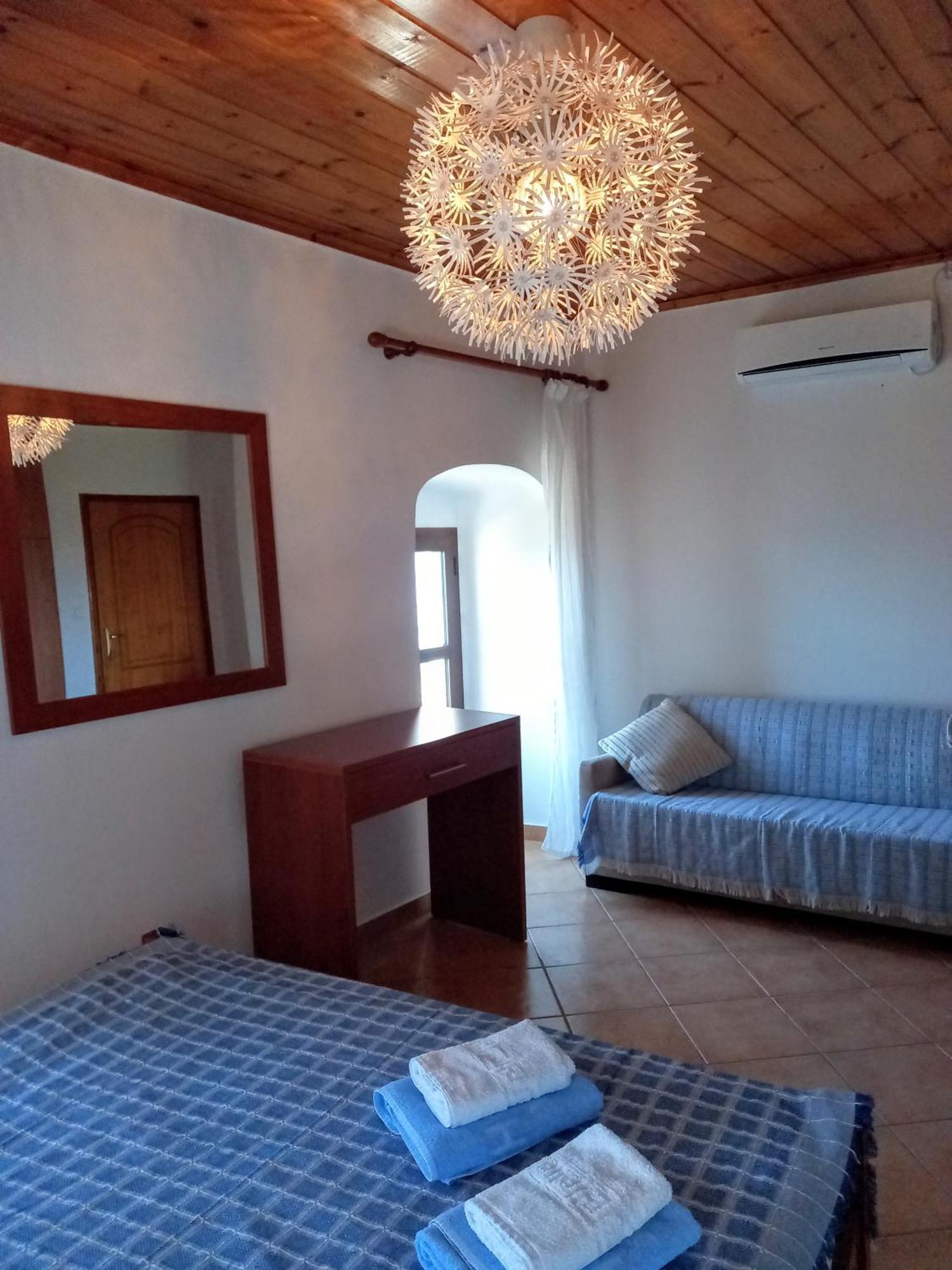Amphora Guesthouse Himare Room photo