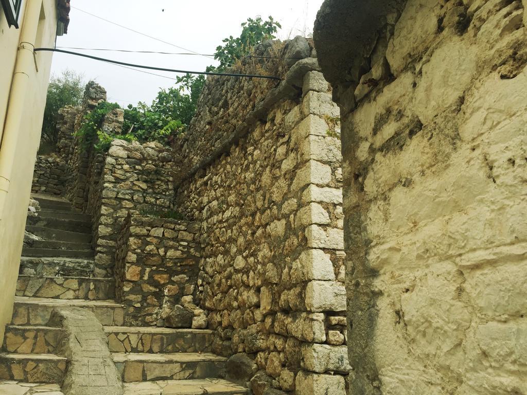 Amphora Guesthouse Himare Exterior photo
